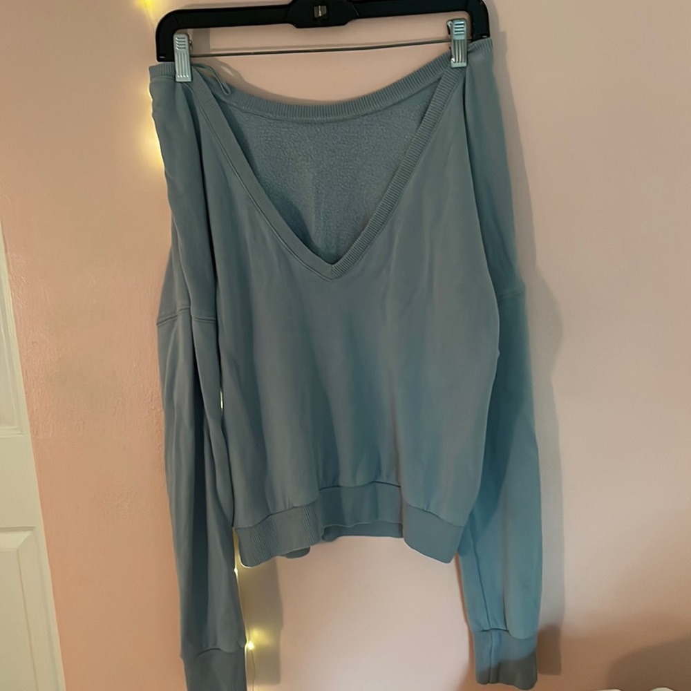 Wide neck, cropped grey, blue sweatshirt